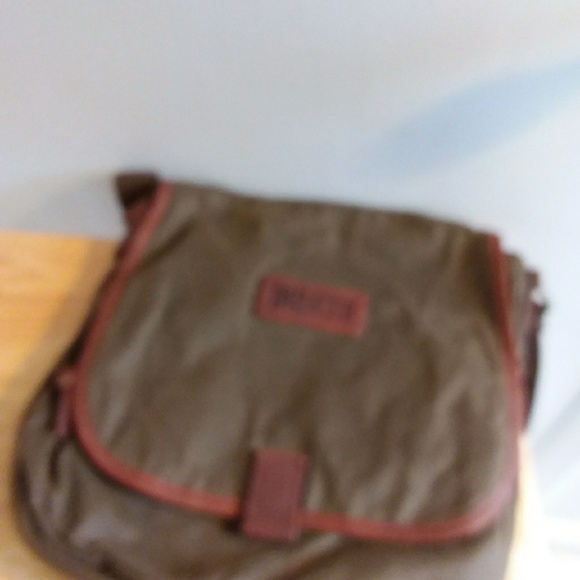 duluth trading oil cloth sling bag